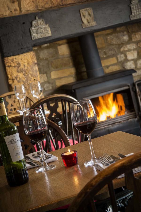 The Churchill Arms Bed & Breakfast Chipping Campden Ngoại thất bức ảnh